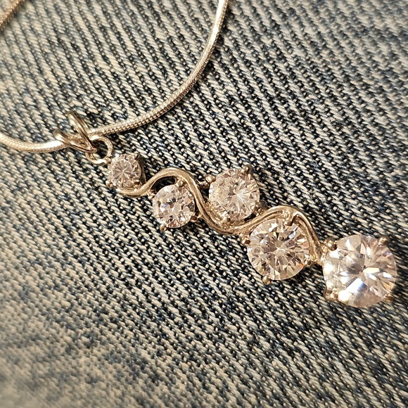 Elegant Sterling Silver Cz Drop Pendant With New Ss Chain Necklace - Picture 7 of 9